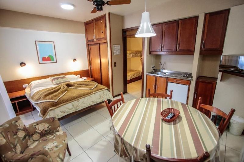 Flat No Residencial Pousada Serrano Centro 格拉玛多 外观 照片