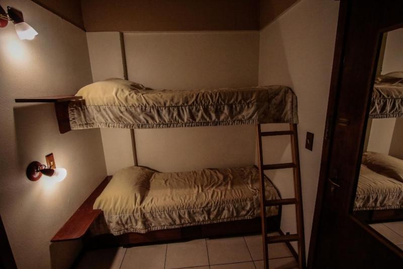 Flat No Residencial Pousada Serrano Centro 格拉玛多 外观 照片
